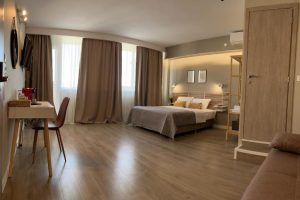 Luxor Premium Suites Thessaloniki Taxi cost